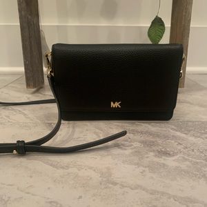 Michael Kors small crossbody - black
